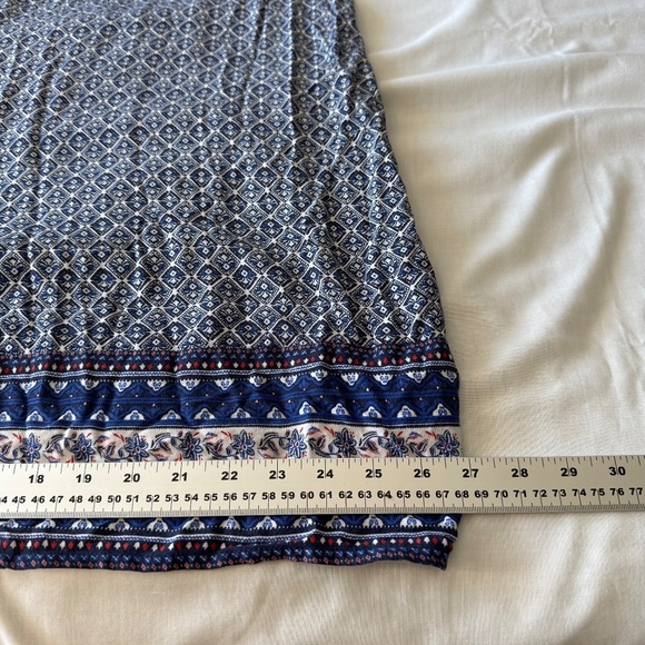 Old Navy Women's Aztec Print Short Sleeve Lace-Up-Yoke V-Neck Tunic Top Blue XL - Picture 12 of 13